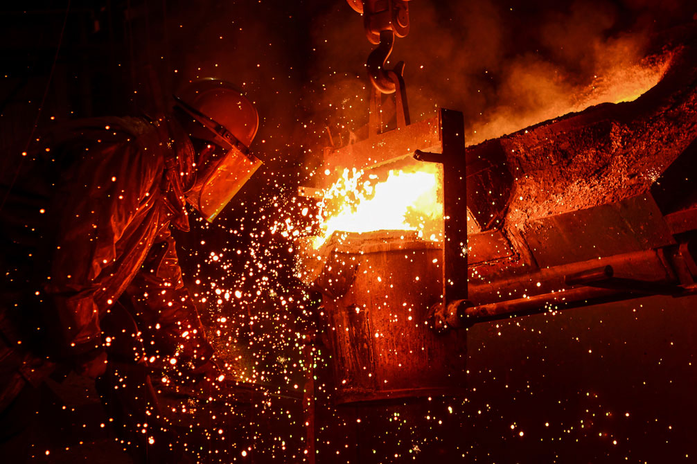 SLAG REMOVAL IN STEEL PLANTS